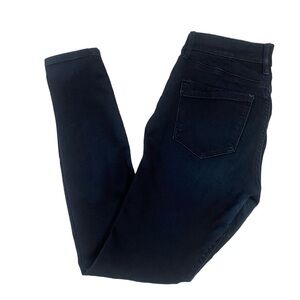 Woman’s small Mid Rise Jegging’s